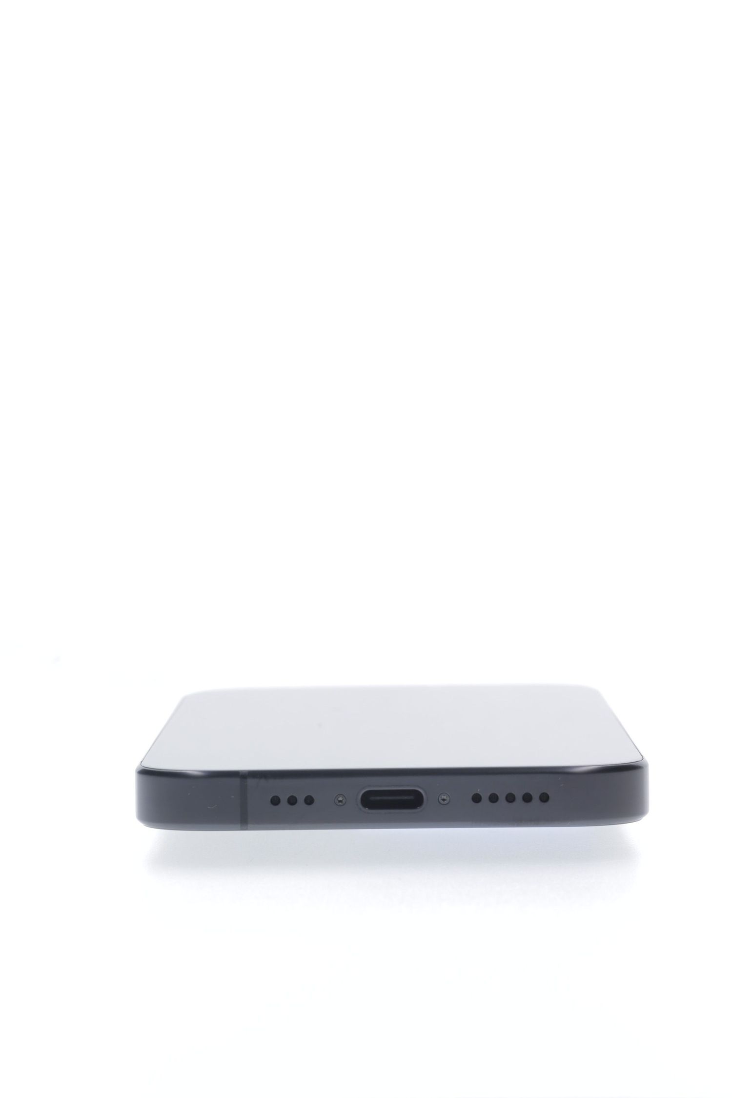 iPhone 15 Black — Photo 5